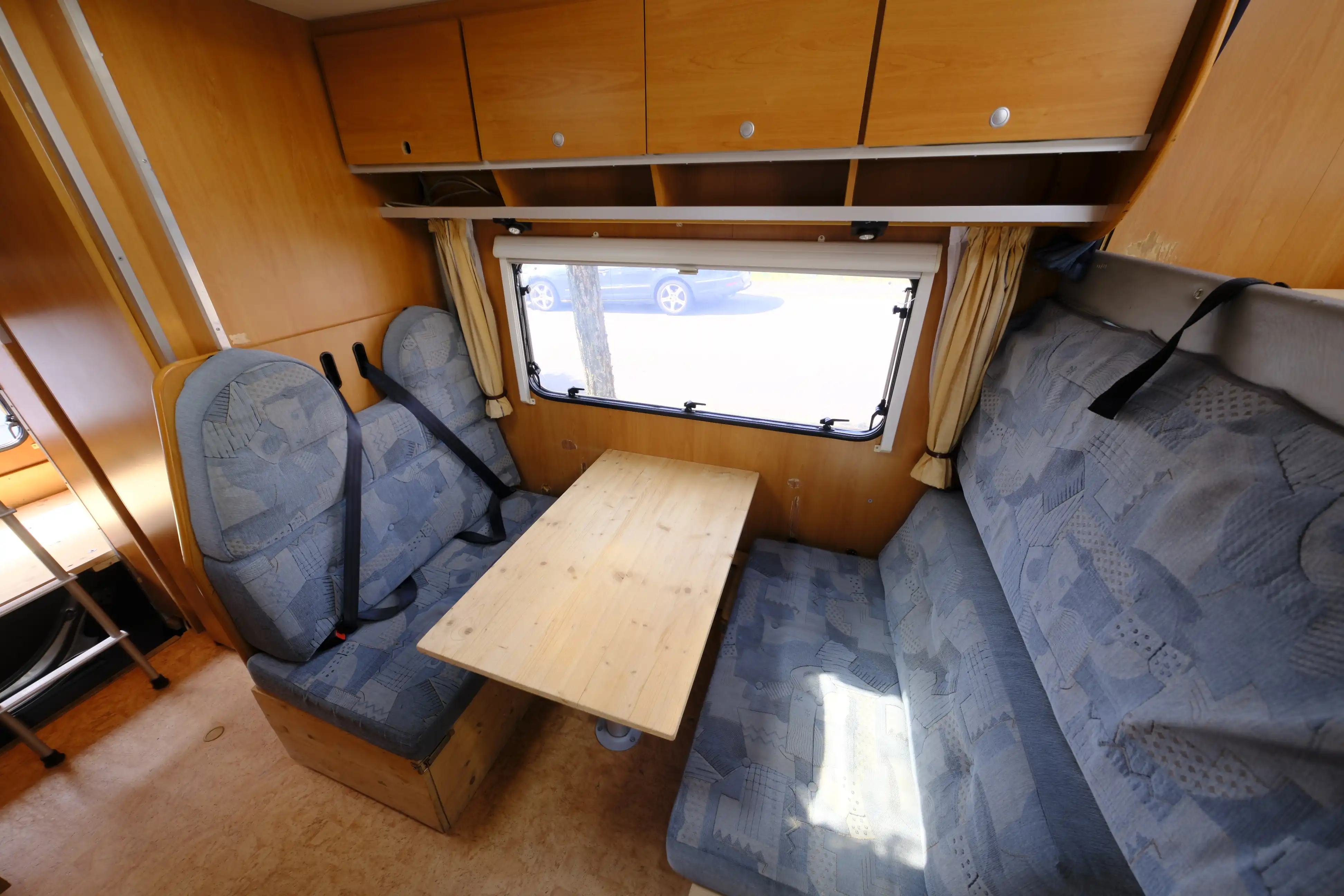 SUNLIGHT A 5889